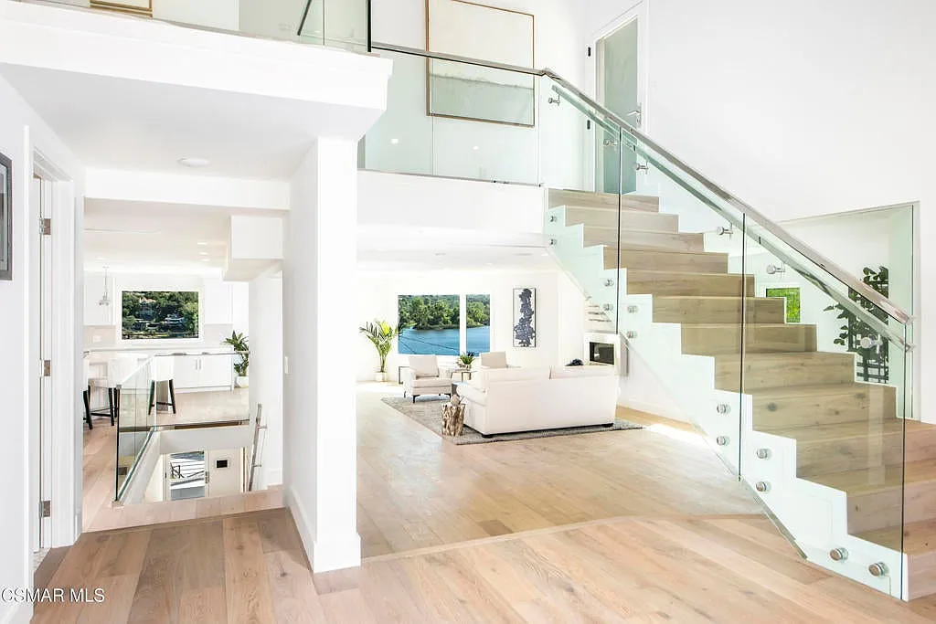4 bed, 5.5 bath, 5145 sqft, $25,000 — Photo 3