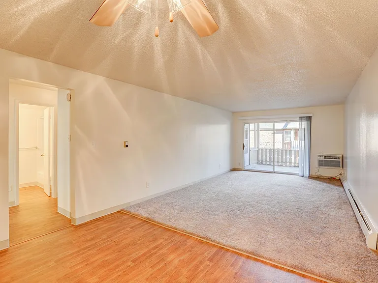 Edelweiss Apartments — Photo 29