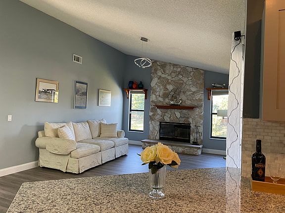 3rd image of 117 NE Sagamore Ter #1