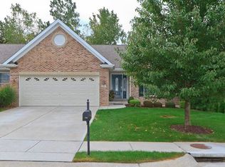 702 Sterling Ridge Dr, O'Fallon, MO 63366
