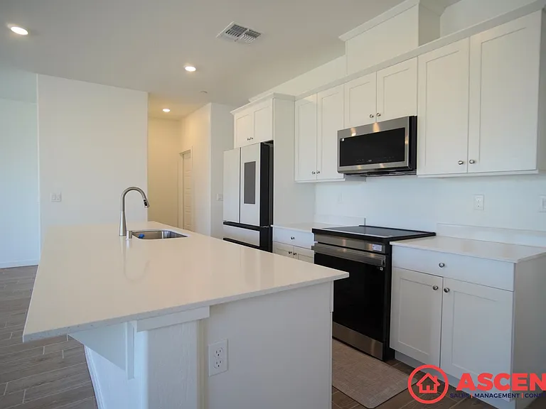 3316 Laurel Hill Ln — Photo 7