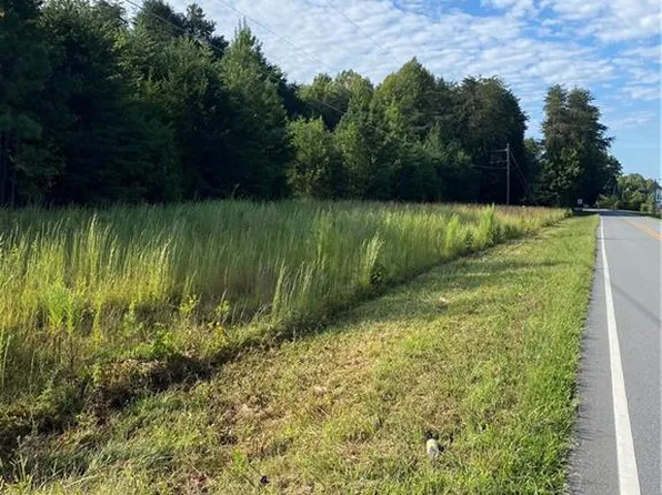 519 S Bunker Hill Rd #864, Colfax, NC 27235