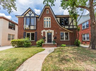 907 W Gray St APT 4, Houston, TX 77019