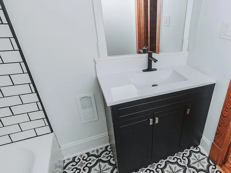 1437 Alameda Ave — Photo 5