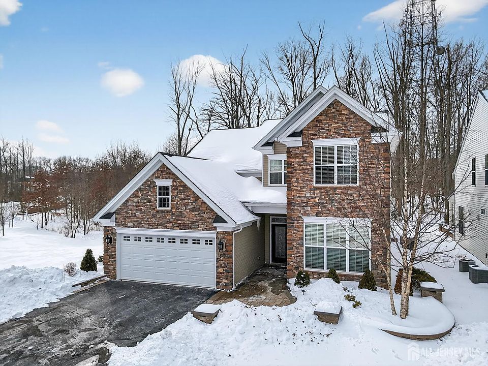 1st image of 68 Hardwick Dr