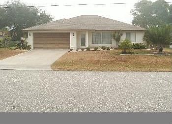1st image of 815 SE 20th Pl