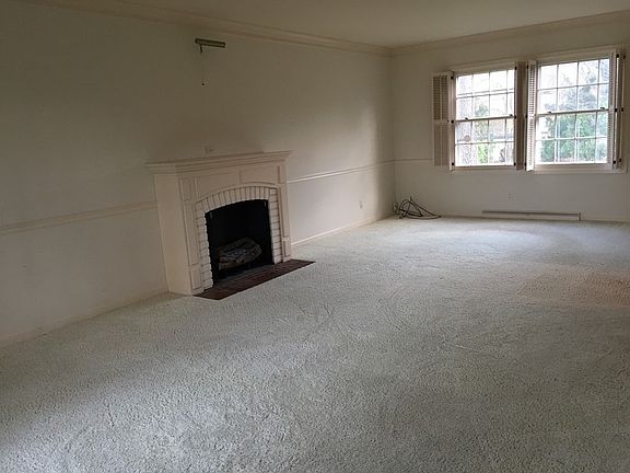 5th image of 19238 Orchard Heights Dr