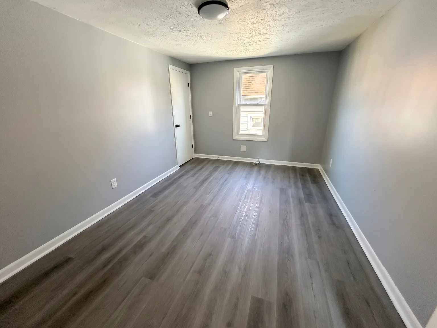 3 bed, 1.5 bath, 1630 sqft, $1,250 — Photo 3