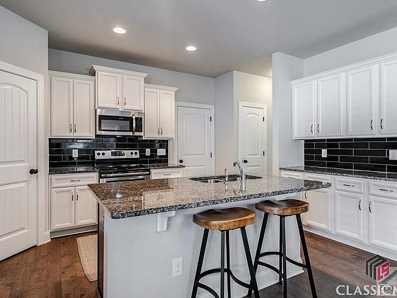 4th image of 213 Meeler Circle