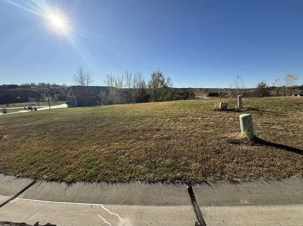 4637 SW Shenandoah Ct, Topeka, KS 66610