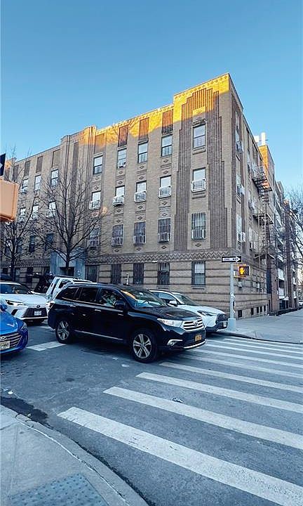 1st image of 873 42nd St APT 1B