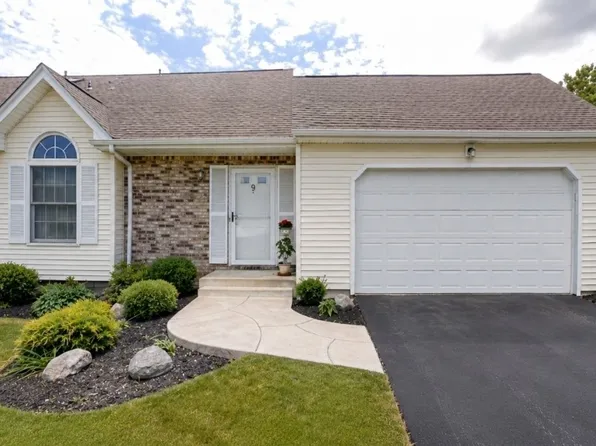 9 Hawthorne Trl, Depew, NY 14043