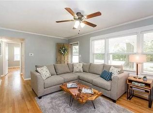 5708 W 71st St, Overland Park, KS 66204