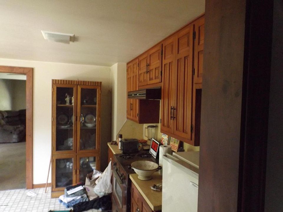 2nd image of 2073 W River Rd