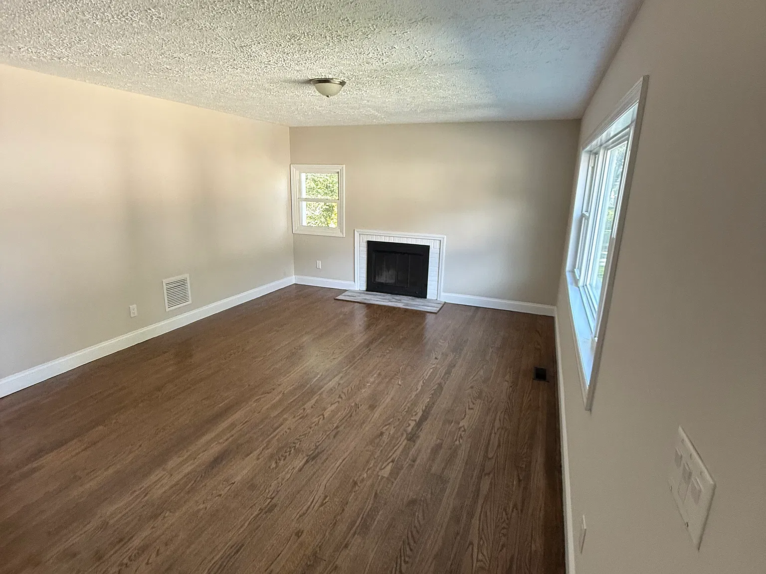 80 Greenville Rd — Photo 2