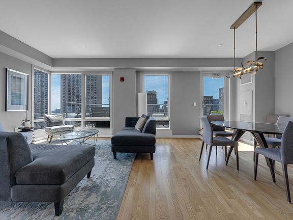 4th image of 80 Broad St #Penthouse 1403