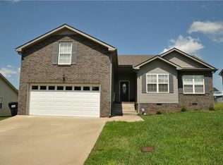 523 Cedar Valley Dr, Clarksville, TN 37043