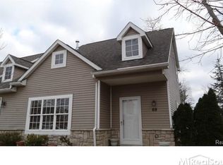 69 Park Island Rd, Lake Orion, MI 48362