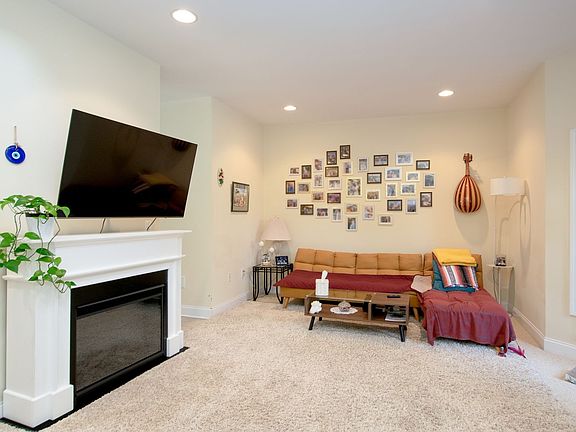 2nd image of 165 Phoenix Blvd NW
