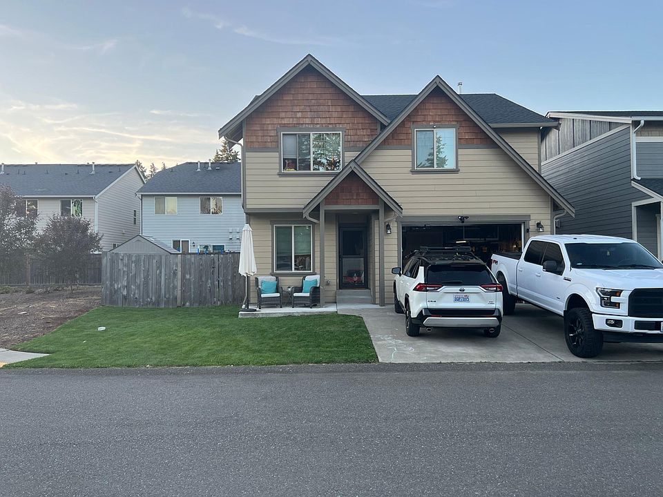 1st image of 202 NE Tronson Cir