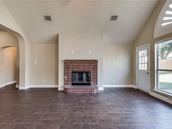 4th image of 6809 Lakehurst Ln
