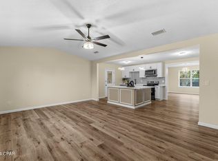 736 E Pine Forest Dr, Lynn Haven, FL 32444