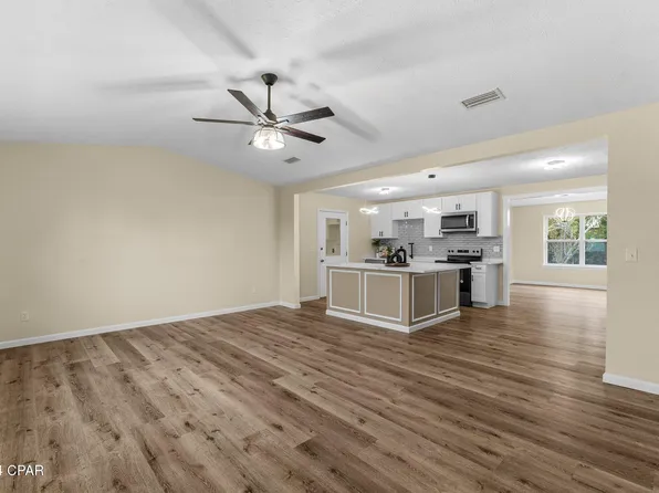736 E Pine Forest Dr, Lynn Haven, FL 32444