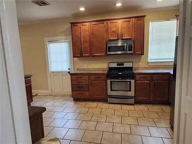 2535 Nashville Ave — Photo 6
