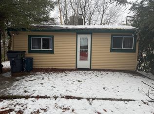 556 N Lake Dr, Lake Harmony, PA 18624