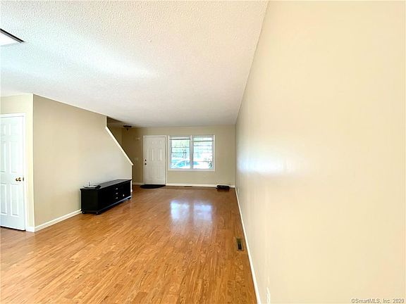 3rd image of 1303 Briarwood Ct #1303