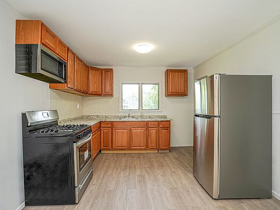3rd image of 409 Columbus Ave
