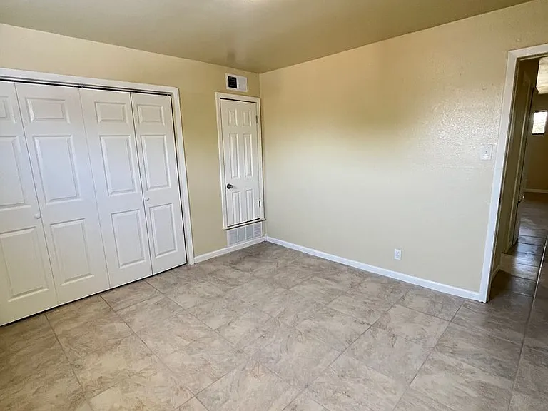 Retama Apartments — Photo 45