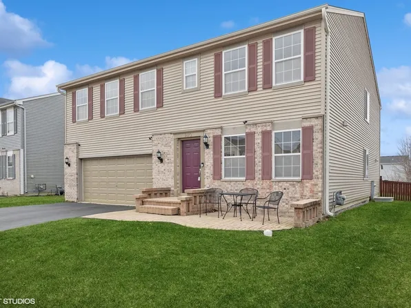 920 Shelter Island Ln, Hampshire, IL 60140