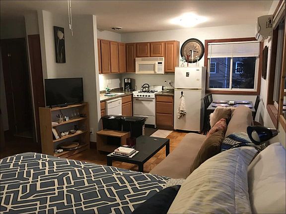5th image of 616 N Piedmont St APT 201