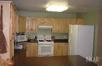 4th image of 6571 Clover Ln