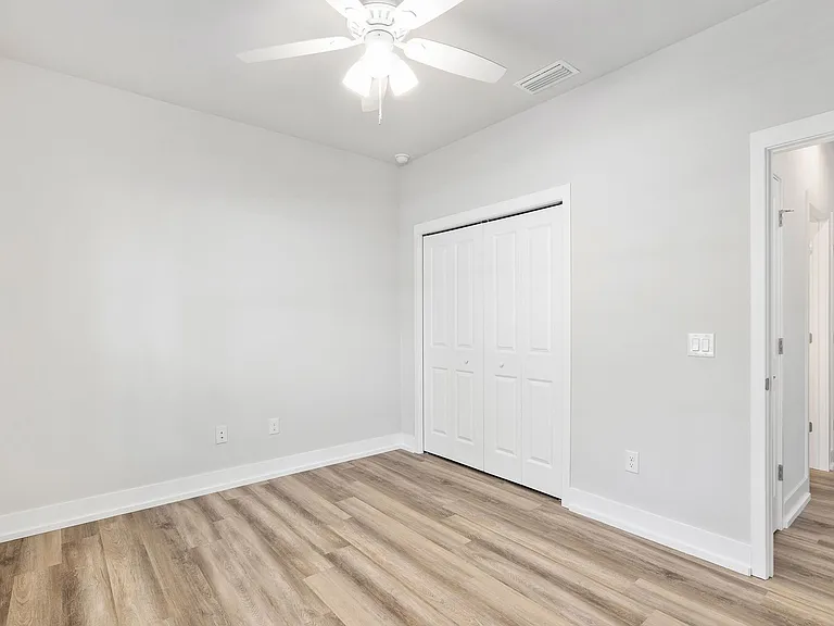 420 NW 1st St — Photo 13