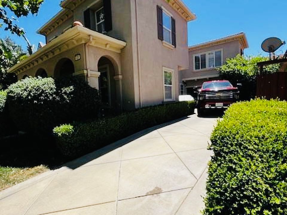 1st image of 430 S Paraiso Way