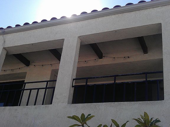 end unit extra wide balcony