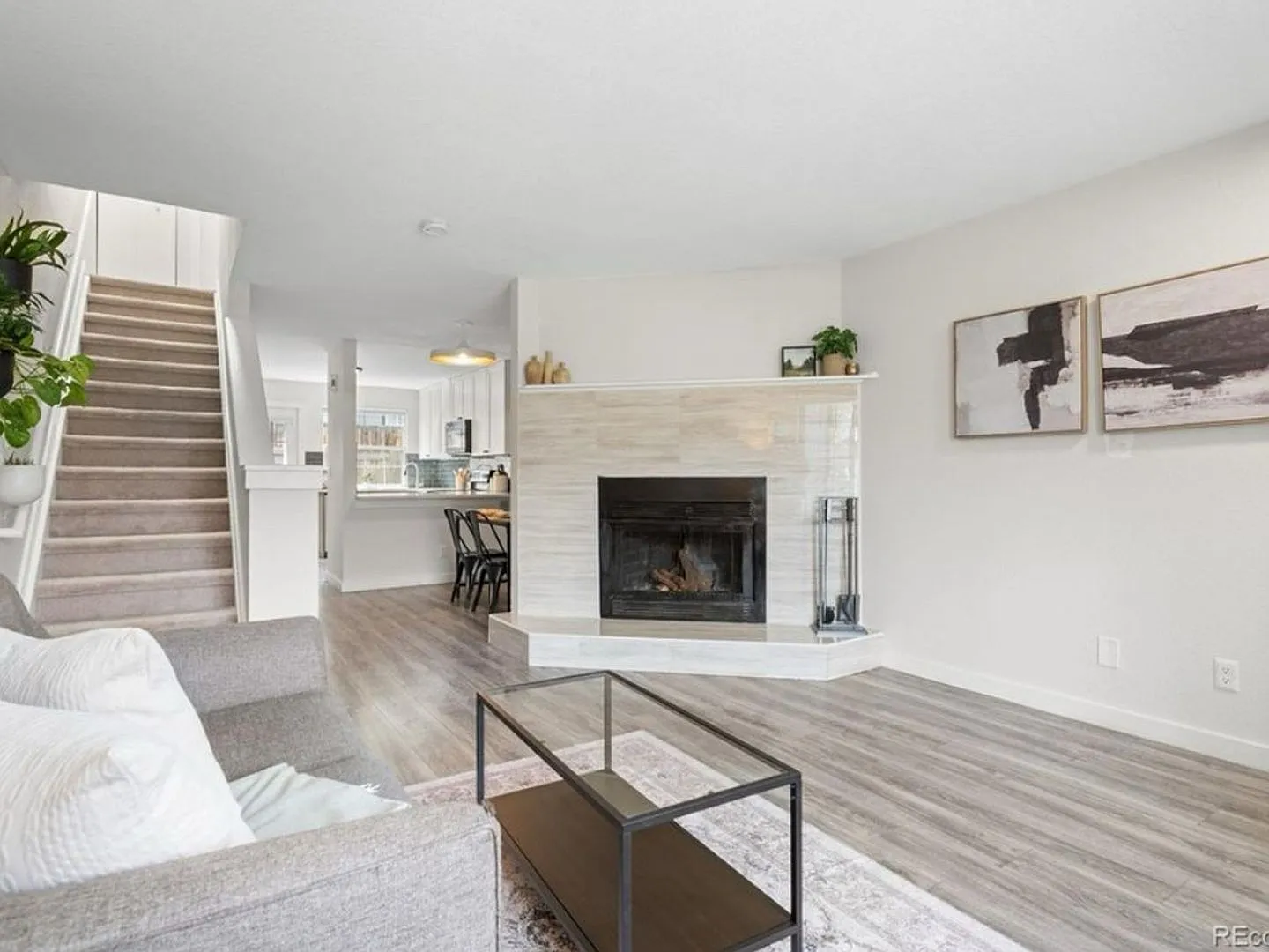 2 Bedroom 1.5 bath Townhome in Edgewater — Photo 4