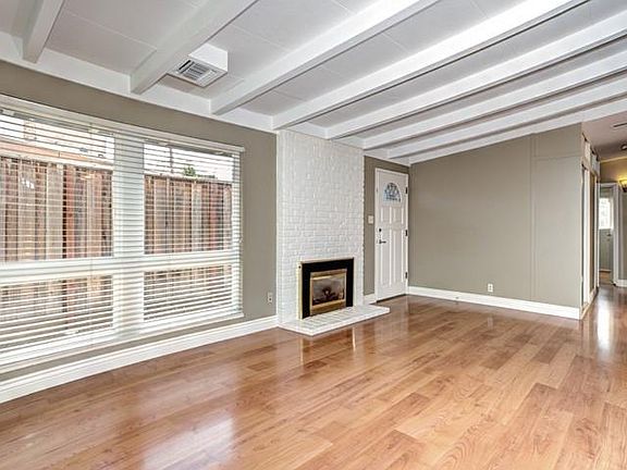 4th image of 3540 Benton St