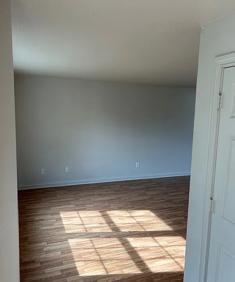 6884 Lexington Dr — Photo 45