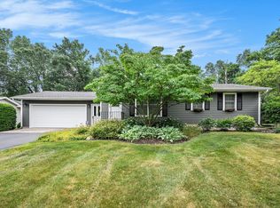 521 Woodlot Ct, Belding, MI 48809