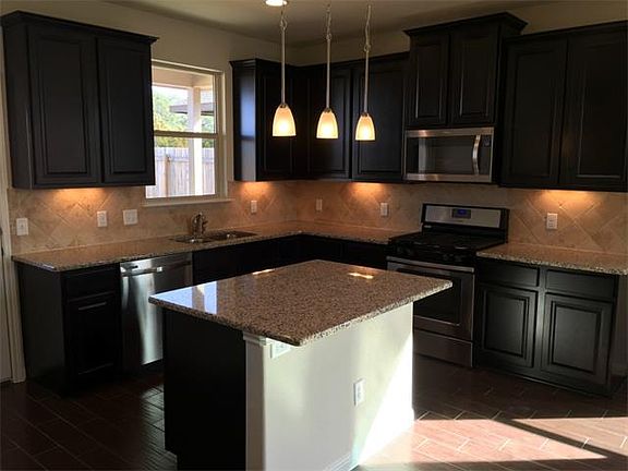 2nd image of 2912 Tempe Dr