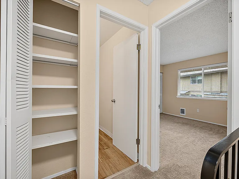 6012 N 15th St #D106 — Photo 17
