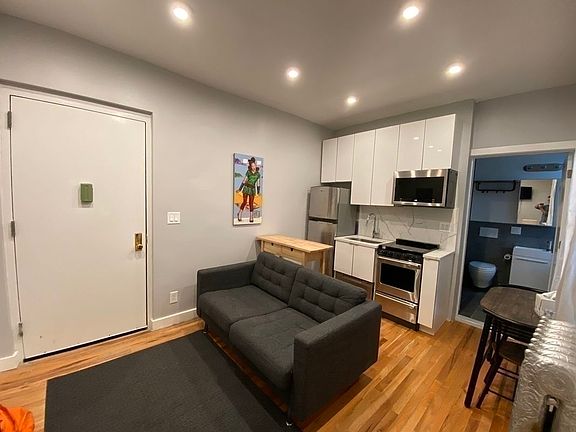 4th image of 102 Convent Ave #2EE
