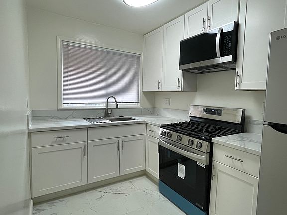 4th image of 1241 N New Hampshire Ave #3