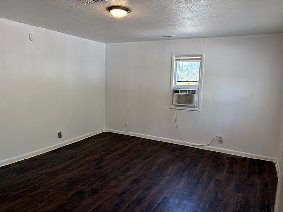 5th image of 1306 S Moffet Ave #A