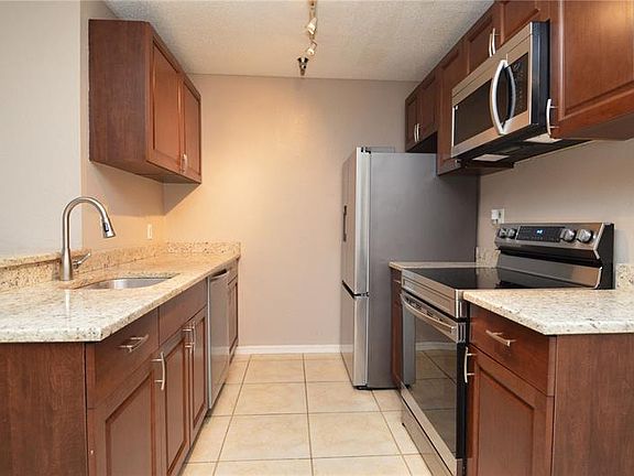 3rd image of 10265 Gandy Blvd N APT 707