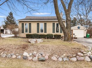 5067 Walsh Dr, Brighton, MI 48114