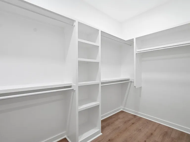 717 Burton St — Photo 13